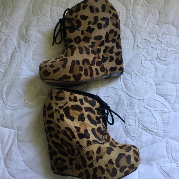 Steve Madden Shoes - Steve Madden Leopard Platforms